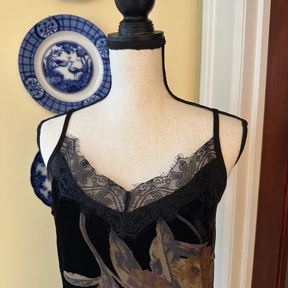 Band of Gypsies | Black Floral Velvet Midi Slip Dress - Picture 7 of 9